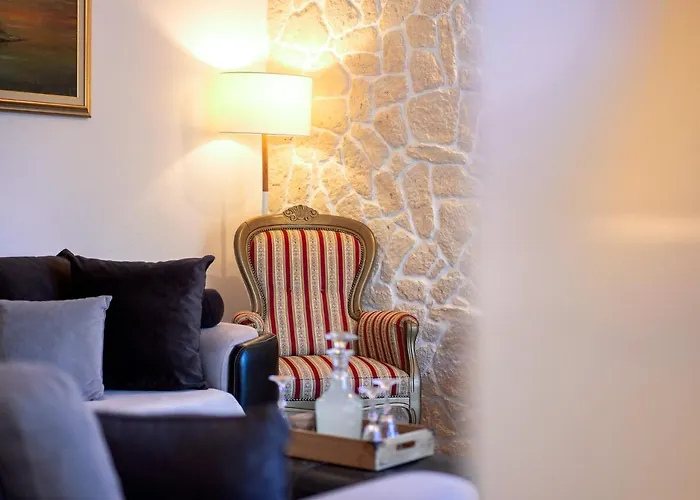 Capitis In The Centre- Luxury With Swimming Pool