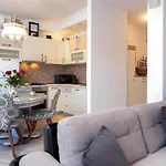 Apartment Capitis In The Centre- Luxury With Swimming Pool