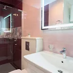 Apartment Capitis In The Centre- Luxury With Swimming Pool