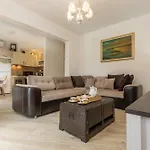 Apartment Capitis In The Centre- Luxury With Swimming Pool