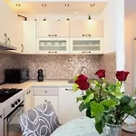 Capitis In The Centre- Luxury With Swimming Pool