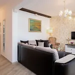 Capitis In The Centre- Luxury With Swimming Pool Apartment *