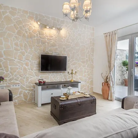 Villa Capitis In The Centre- Luxury Apartment With Swimming Pool * Hvar Town