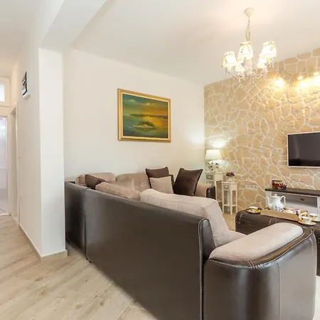 Appartement Villa Capitis In The Centre- Luxury Apartment With Swimming Pool *