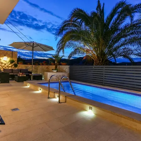 Appartement Capitis In The Centre- Luxury With Swimming Pool