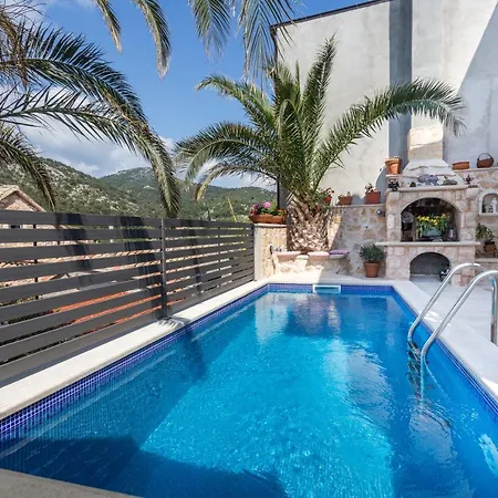 Luxury Escape With Private Pool Hvar Town