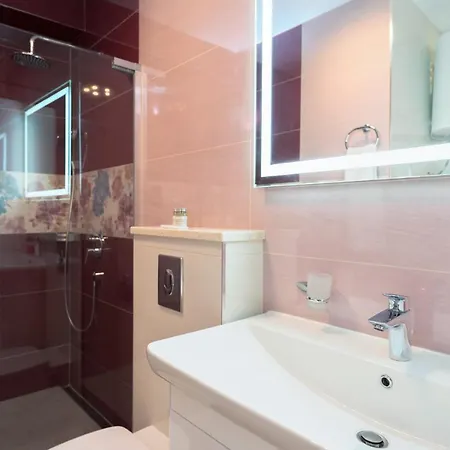 Appartement Capitis In The Centre- Luxury With Swimming Pool