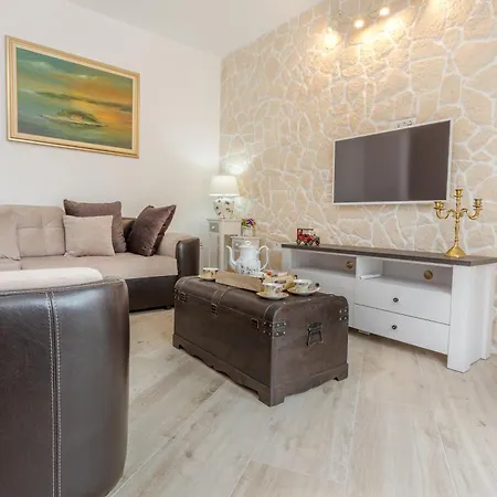 Appartement Villa Capitis In The Centre- Luxury Apartment With Swimming Pool *