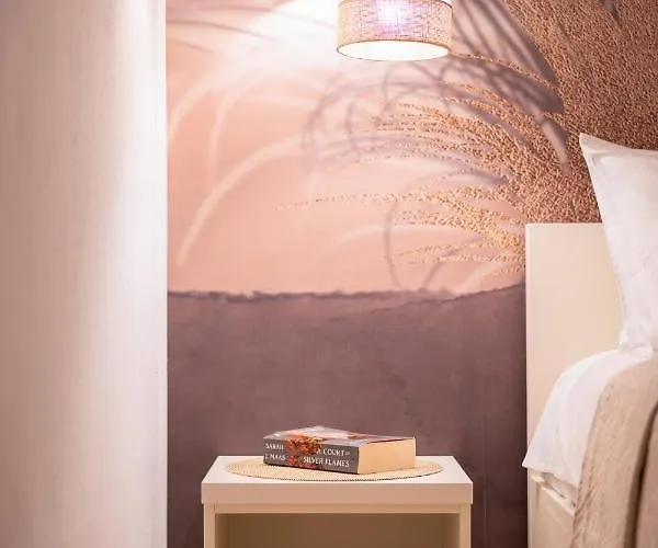 Capitis In The Centre- Luxury With Swimming Pool *