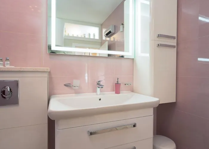 Apartman Capitis In The Centre- Luxury With Swimming Pool Hvar Town