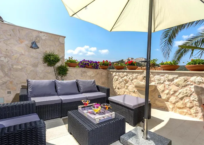 Capitis In The Centre- Luxury With Swimming Pool