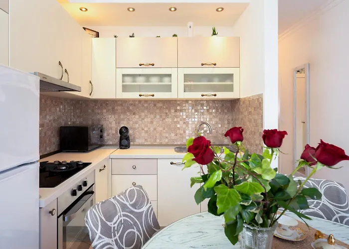 Capitis In The Centre- Luxury With Swimming Pool