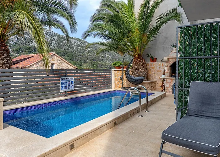 Apartman Capitis In The Centre- Luxury With Swimming Pool *