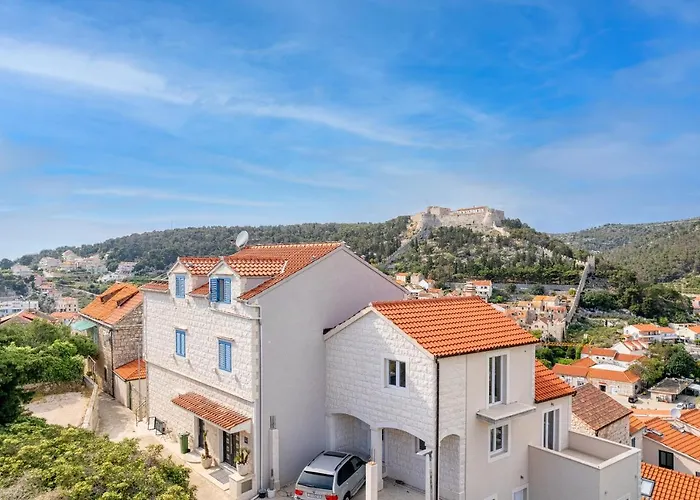 Apartment Capitis In The Centre- Luxury With Swimming Pool