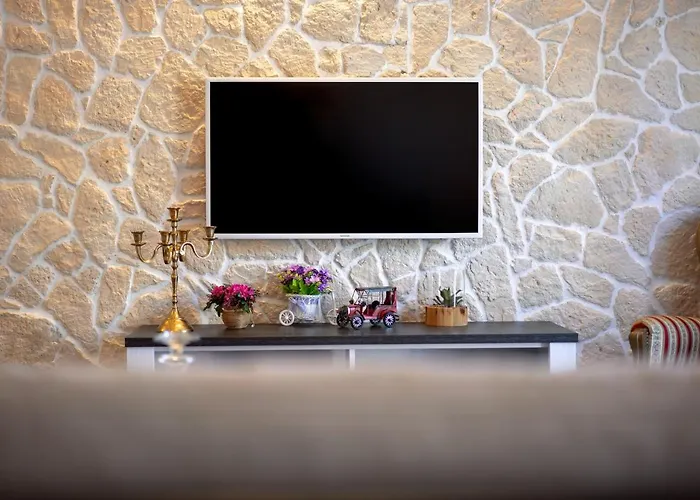 Capitis In The Centre- Luxury With Swimming Pool