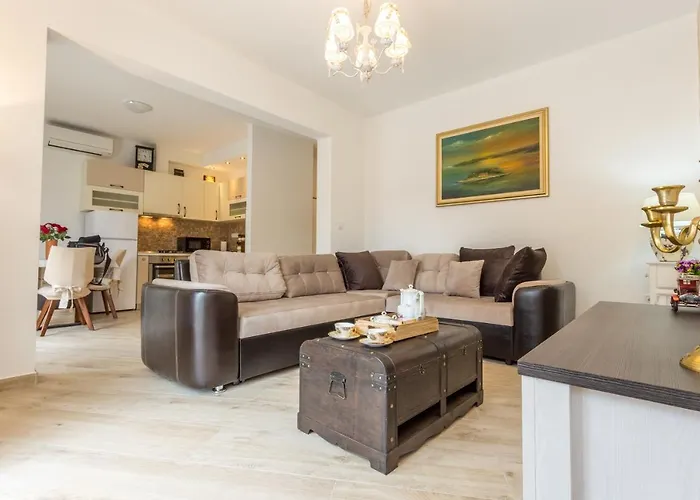 Apartment Capitis In The Centre- Luxury With Swimming Pool Hvar Town