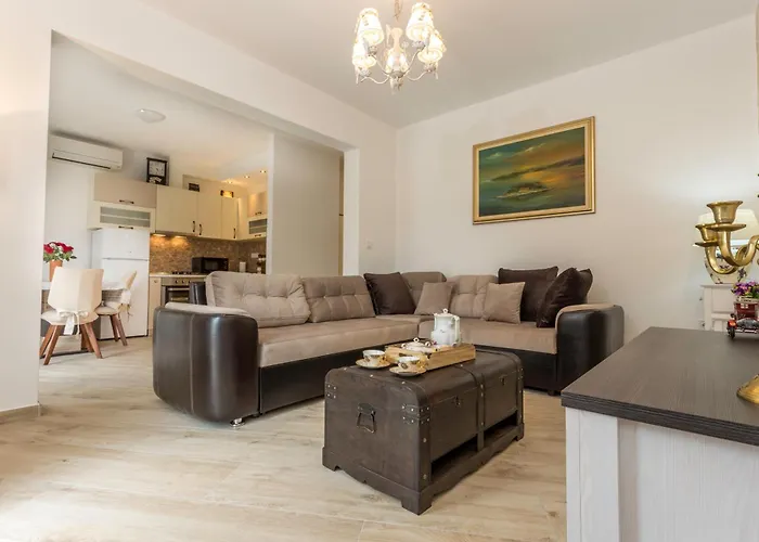 Apartment Capitis In The Centre- Luxury With Swimming Pool